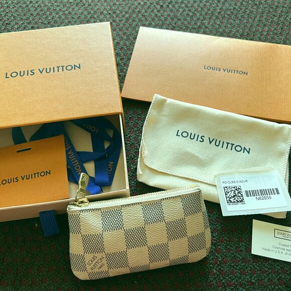 Louis Vuitton Damier Azur Key Pouch - Picture 1 of 13